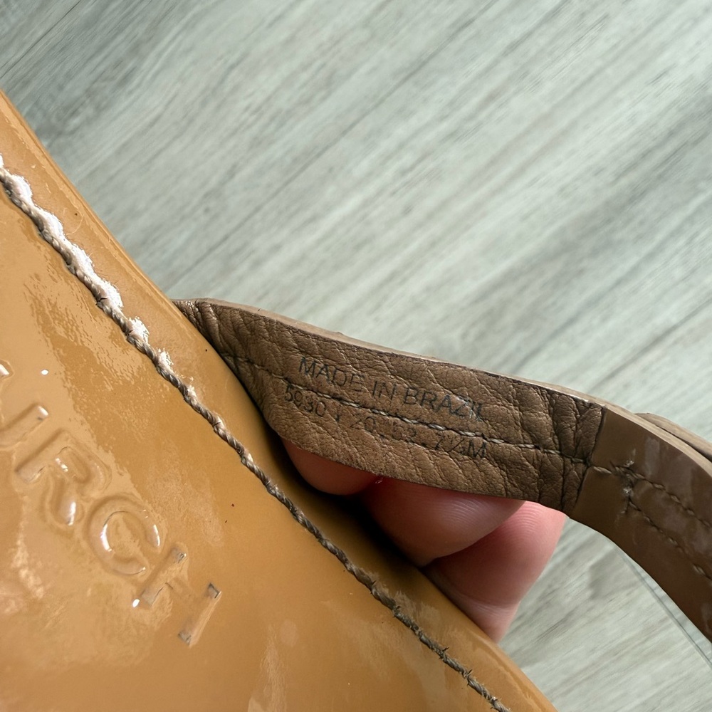 Tory Burch Tan Patent Leather Logo Thong Sandals - Picture 3 of 3